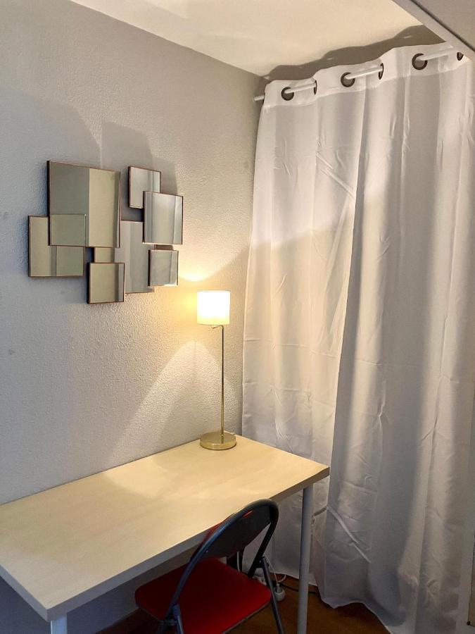Appartement 2 Pieces En Etage Eleve, Centre-Ville Au Calme, Petite Vue Mer Nizza Exterior foto